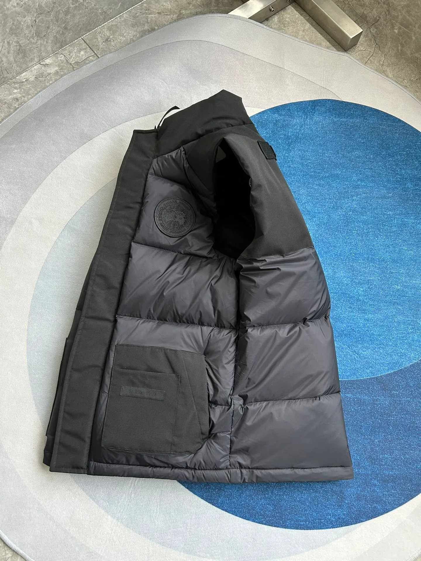 P560 Big Goose 2057MW puff down vest [note the version is too large] Canada Goose Canada Goose FW23 Freestyle waterproof solid color stand collar button down vest Paradigm Freestyle Vest-WD Color: Black White Size: XS S M L XL XXL 2057MW Paradigm Freestyle Vest-WD Men's style. Color: black. Sizes: XS S M L XL XXL.